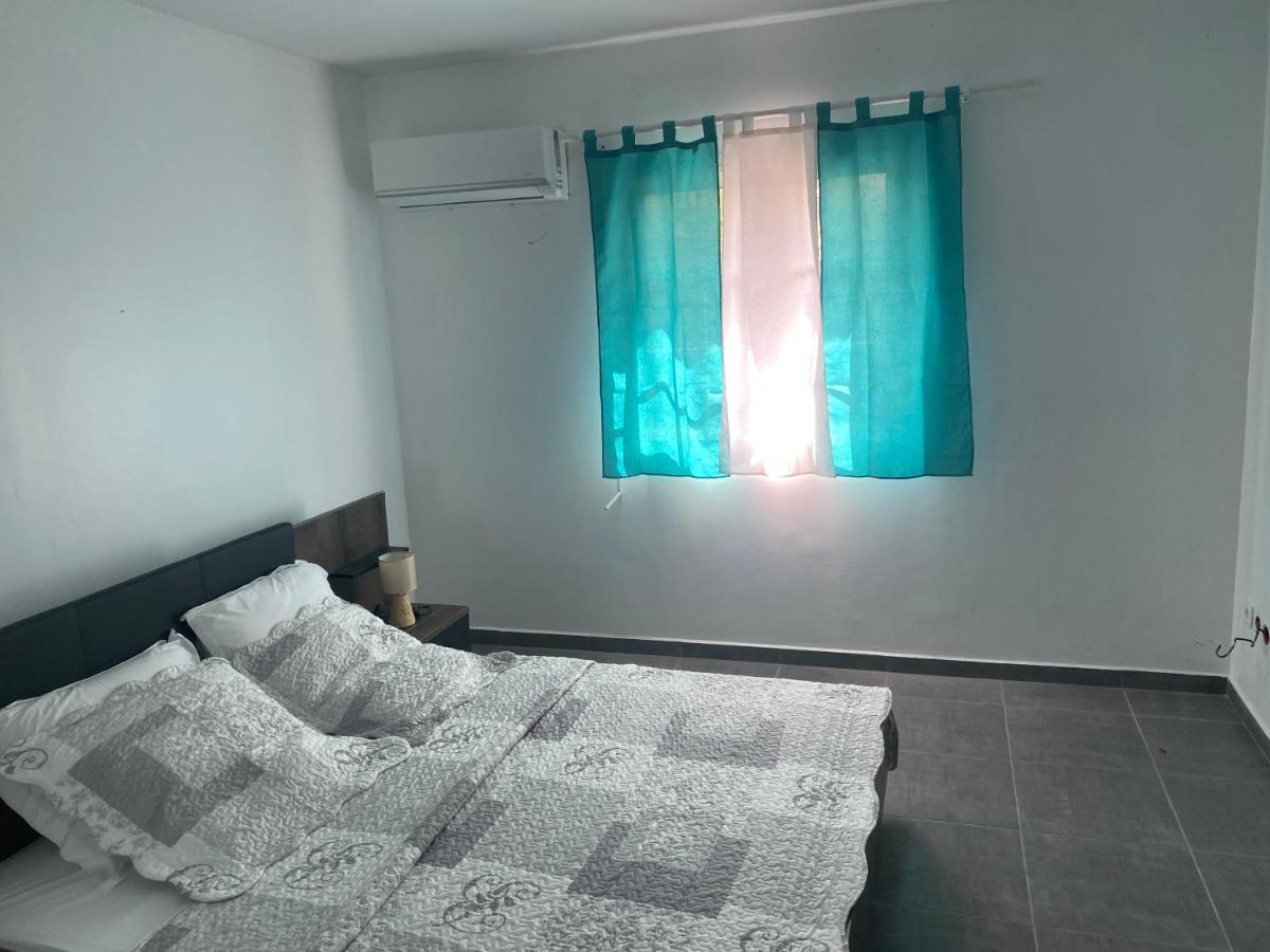 Le Domaine De Kazo Kilou Titine Apartment Ле Госие Екстериор снимка