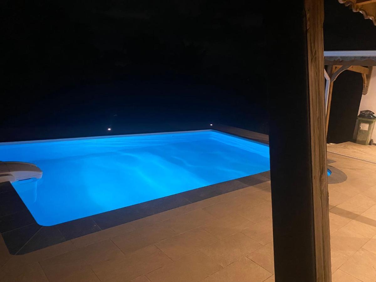 Le Domaine De Kazo Kilou Titine Apartment Ле Госие Екстериор снимка